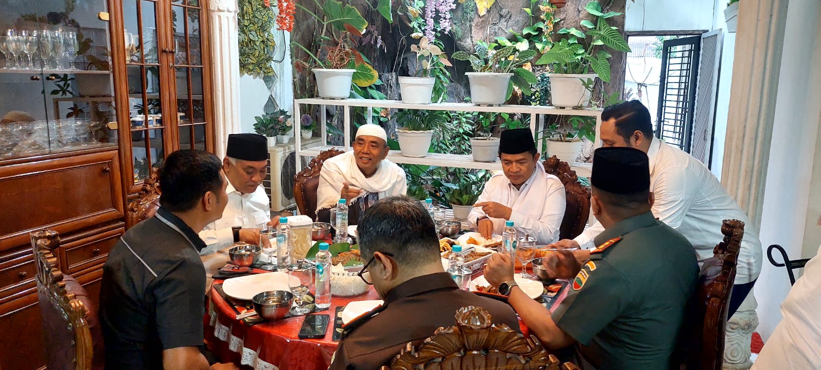 Pj Gubsu Kunjungi Ponpes Musthafawiyah Pj Gubsu Kunjungi Ponpes Musthafawiyah