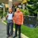 KARTONO didampingi kuasa hukum Darmawan Yusuf, SH usai membuat laporan ke Polda Sumut, kemarin. Waspada/Ist