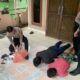 PETUGAS kepolisian mengamankan sejumlah orang saat melakukan penggerebekan "sarang" Narkoba di dua lokasi di Medan serta Deliserdang, Rabu (24/1). Waspada/Ist