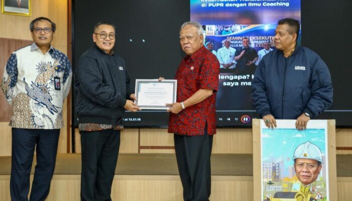 Menteri PUPR Terima Gelar Honorary Coach Profesional ESQ
