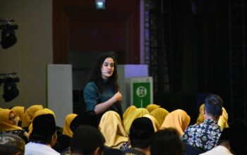 Jadi Pembicara di Panggung Dev-X Kemenag, Putri Indonesia Intan Aletrino Berbagi Tips Personal Branding
