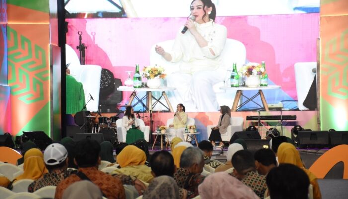Soal Moderasi Beragama dalam Keluarga, Ini kata Mona Ratuliu dan Alwiyah