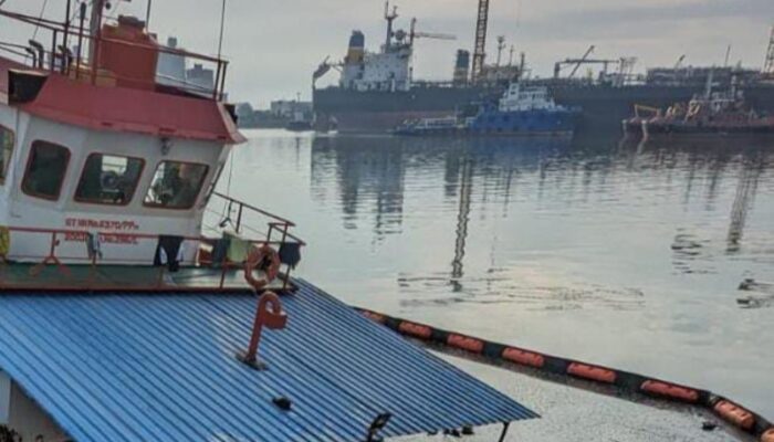 Kapal Pengangkut MFO Bocor, Minyak Tumpah Cemari Laut Belawan
