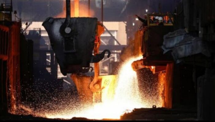 Ekonom: Hilirisasi Kebanggaan Jokowi-Gibran Rusak Lingkungan