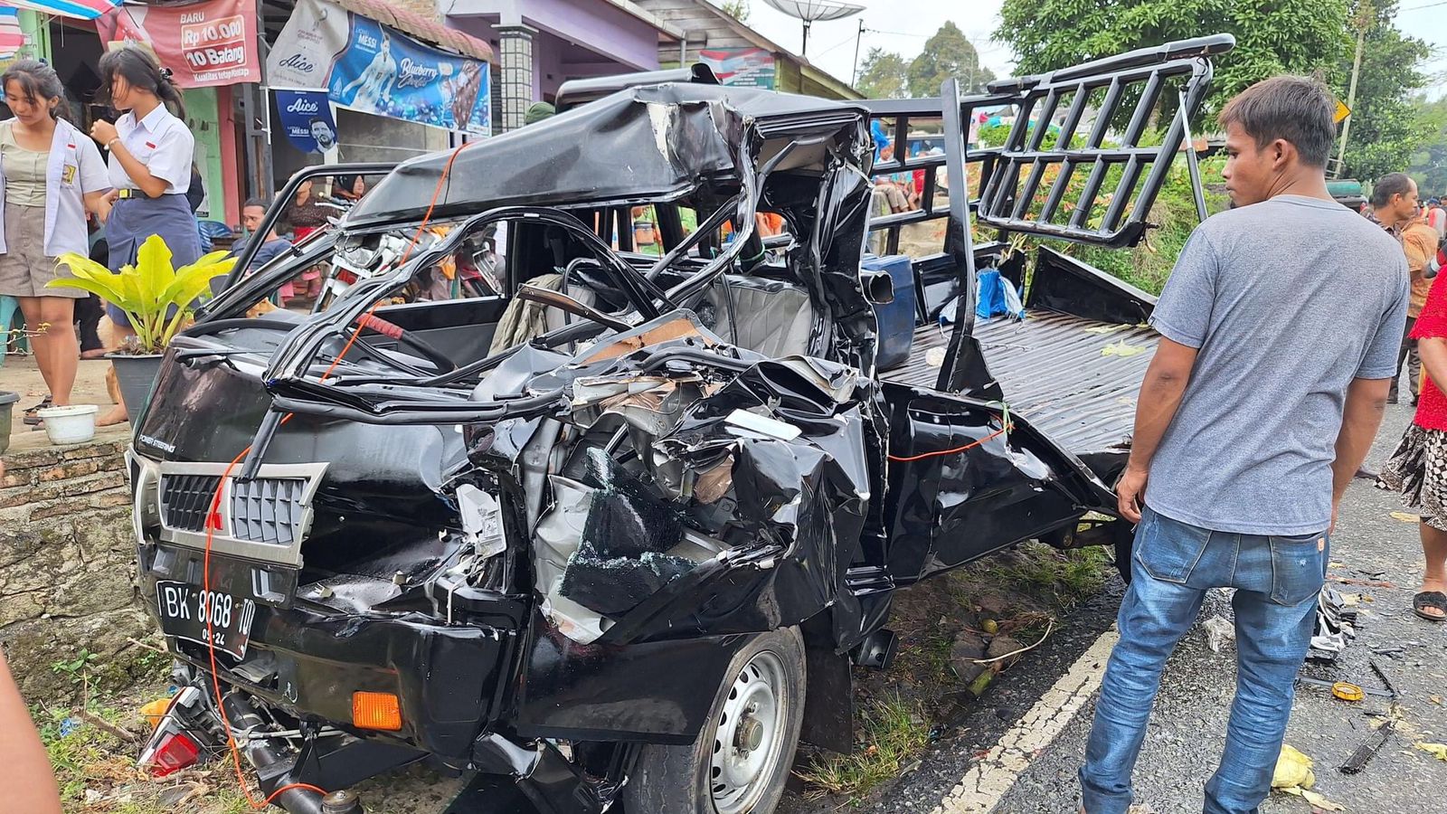 Tabrakan Beruntun Di Jalan P.Siantar - Raya, 6 Tewas 4 Luka-luka