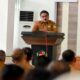 Pj Bupati Pidie Wahyudi Adisiswanto saat berbicara pada acara penyerahan rincian Pagu Dana Gampong (desa) Tahun Anggaran (TA) 2024 dan penyerahan Aplikasi Sistem Keuangan Desa (SISKUEDES) Versi 2.0.6 TA. 2024 di Oproom Setdakab Pidie Senin, ( 8/1). Waspada/Muhammad Riza