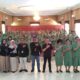 Ketua KPU Padangsidimpuan Tagor Dumora Lubis (tengah) bersama anggota KPU Padangsidimpuan Fadlyka Himmah Syahputra Harahap dan Usman Riharnol Siskandra Siregar foto bersama dengan peserta sosialisasi DPTb dan DPK di Aula Kodim 0212/TS, Jl.Imam Bonjol, Padangsidimpuan, Rabu (10/1). Waspada/Mohot Lubis.