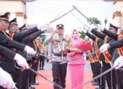 Tradisi Pedang Pora Sambut Kapolres Langsa AKBP Andy Rahmansyah