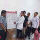 Pj Wali Kota Langsa, Syaridin didampingi Ketua KIP Kota Langsa, Ridwan saat memantau proses pelipatan surat suara dan kesiapan logistik Pemilu 2024 di Sekretariat KIP Kota Langsa dan gudang logistik pemilu, di Jalan A Yani, Rabu (10/1). Waspada/Rapian.
