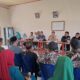 Kadisdikbud Aceh Besar, Bahrul Jamil SSos MSi didampingi sejumlah Kabid dijajarannya temu ramah dengan Kepala sekolah, GTK yang ada di Pulo Breuh dan masyarakat Kecamatan Pulo Aceh, di SMPN 2 Pulo Aceh, Kamis (11/1). (Waspada/Ist)