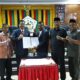 PJ Wali Kota Lhokseumawe A. Hanan dan Ketua DPRK Lhokseumawe beserta pejabat lainnya setuju pengesahan Rancangan Qanun tentang Rencana Tata Ruang Wilayah (RTRW) Kota Lhokseumawe 2024-2044 serta Rancangan Qanun tentang Penyelenggaraan Administrasi Kependudukan oleh Dewan Perwakilan Rakyat Kota (DPRK) Lhokseumawe, Kamis (28/12), lalu. Waspada/Ist