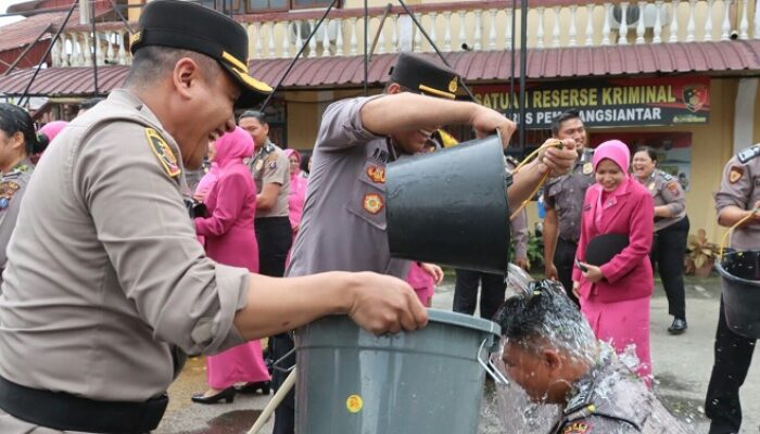55 Personel Polres P.Siantar Naik Pangkat