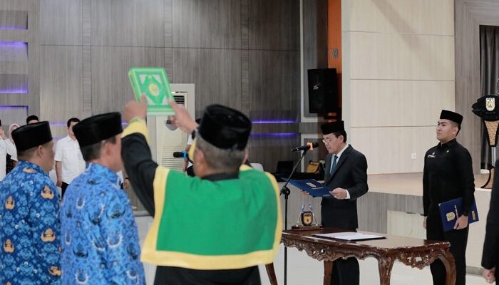 Pj Wali Kota Banda Aceh Lantik Sejumlah Kepala Sekolah, Ini Pesannya