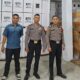 Personel Polres Pematangsiantar melaksanakan pengamanan kedatangan logistik Pemilu 2024 di kantor KPU, Jl. Porsea, seperti masuknya logistik Pemilu berupa ABCTN Pemilu Presiden dan Wakil Presiden 2024 Provsu, Rabu (2/1) pukul 17:45.(Waspada-Ist).