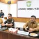 Sekdakab Aceh Besar, Sulaimi menghadiri Zoom Meeting Penyelenggaraan Komunikasi Sosial dengan Aparat Pemerintah TA 2024 secara online di Kodim 0101/KBA, Banda Aceh, Senin (22/1). (Waspada/Ist)