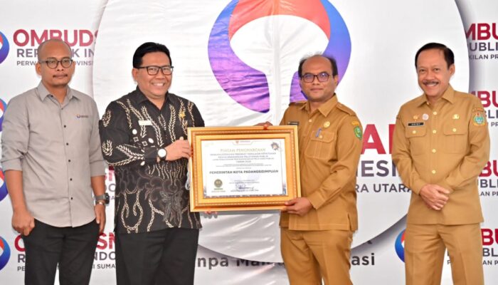Pemko Padangsidimpuan Raih Predikat Zona Hijau Pelayanan Publik Tahun 2023