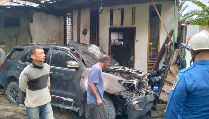 Rumah, Mobil Dan Sepmor Musnah Terbakar