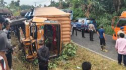 Kondisi truk box tronton setelah menabrak sejumlah kenderaan.(Waspada/ist).