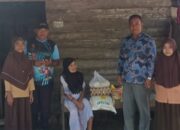 Jumat Berkah, SDN Karanganyar Bantu Sembako Warga Kurang Mampu 