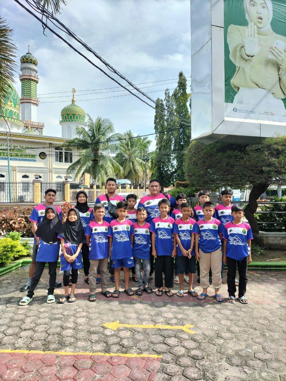 Atlet SBC Abdya Ikut Kejuaraan Bulutangkis Di Aceh Barat