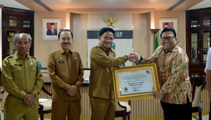 Pemprovsu Kembali Raih Penghargaan Dari Ombudsman