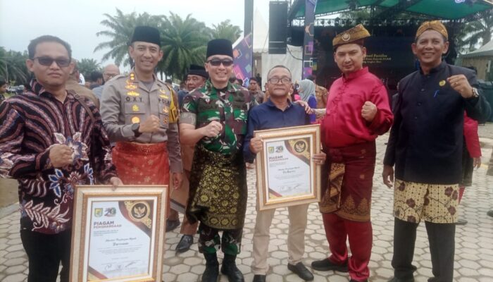 Edi Saputra, Darmawan Raih Penghargaan Penggiat Sepakbola