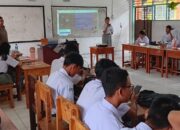 Meski Hujan Siswa SMA Dharma Pancasila Tetap Semangat Belajar