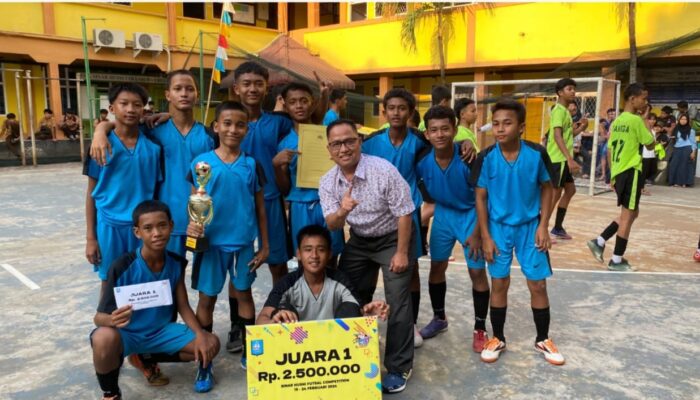 SMP Labuhan Deli Juara Futsal Sinar Husni