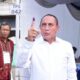 KETUA TPD AMIN Sumut Edy Rahmayadi, memperlihatkan jarinya, tanda telah memberikan hak pilihnya. Waspada/Ist.