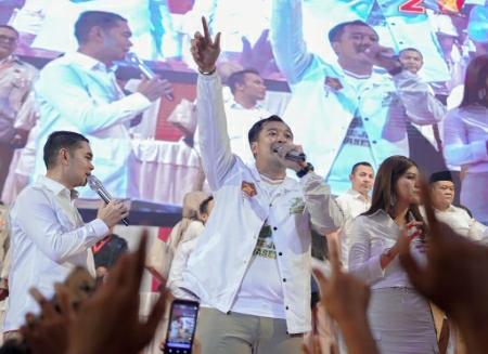 Ketua TKD Sumut Tegaskan Munculnya Salam 4 Jari Tak Gentarkan Semangat Menangkan Prabowo - Gibran