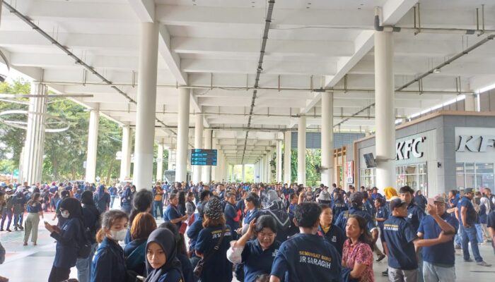 Massa Pendukung AMIN Membludak Sambut Anies Di KNIA