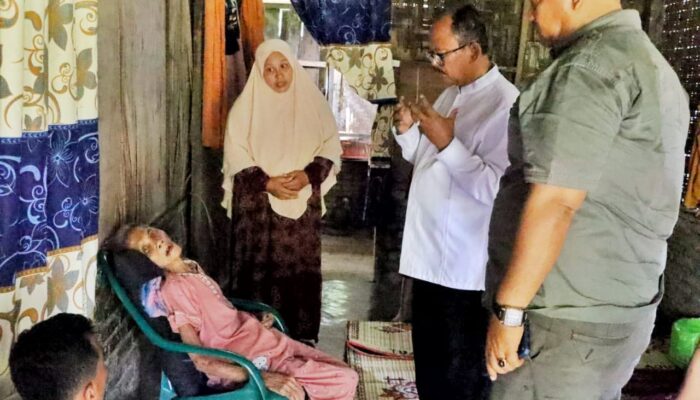 Wabup Simalungun Kunjungi Warga Kerasaan 1 Yang Sakit Menahun