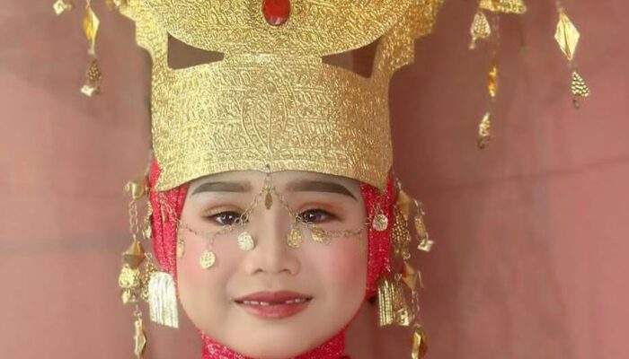 Naura Khanza Juara Fashion Show Indonesia Manortor 2024