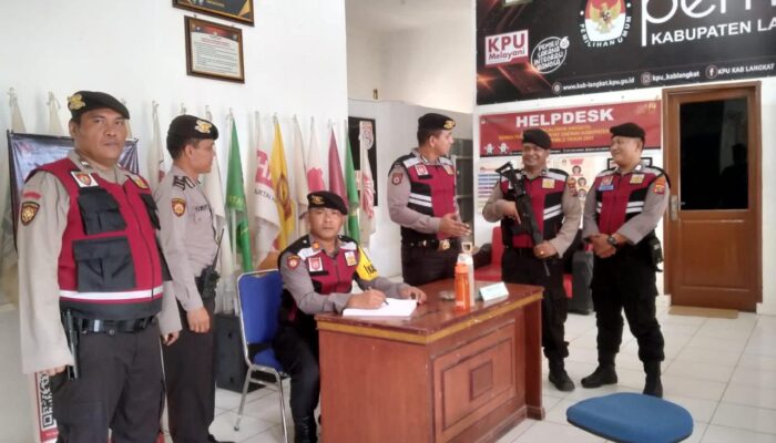 Sat Samapta Polres Langkat Patroli Di Kantor KPU Dan Bawaslu