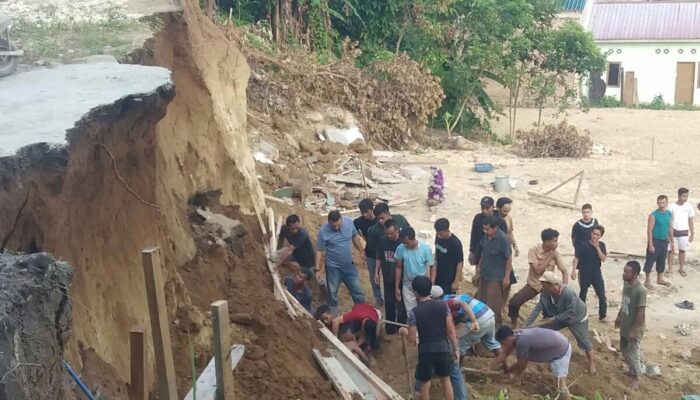 Polsek Siantar Martoba Evakuasi 3 Pekerja Tertimbun Longsor, 1 Tewas