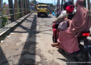 Lantai Jembatan Krueng Beukah Abdya Rusak Ancam Pengendara