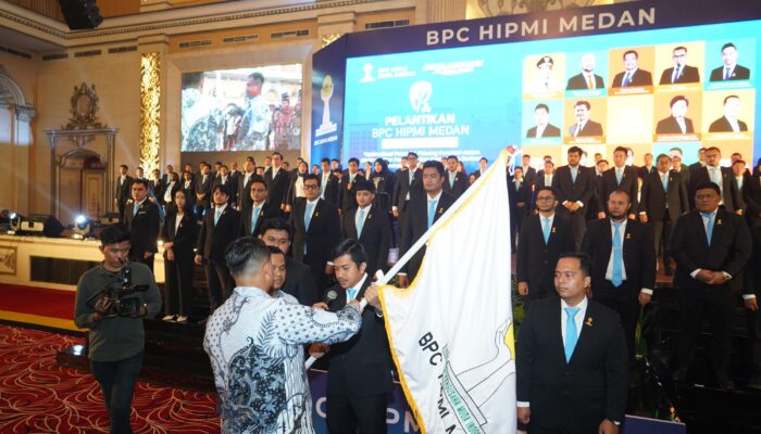 Ade Jona Prasetyo Kukuhkan Pengurus HIPMI Medan