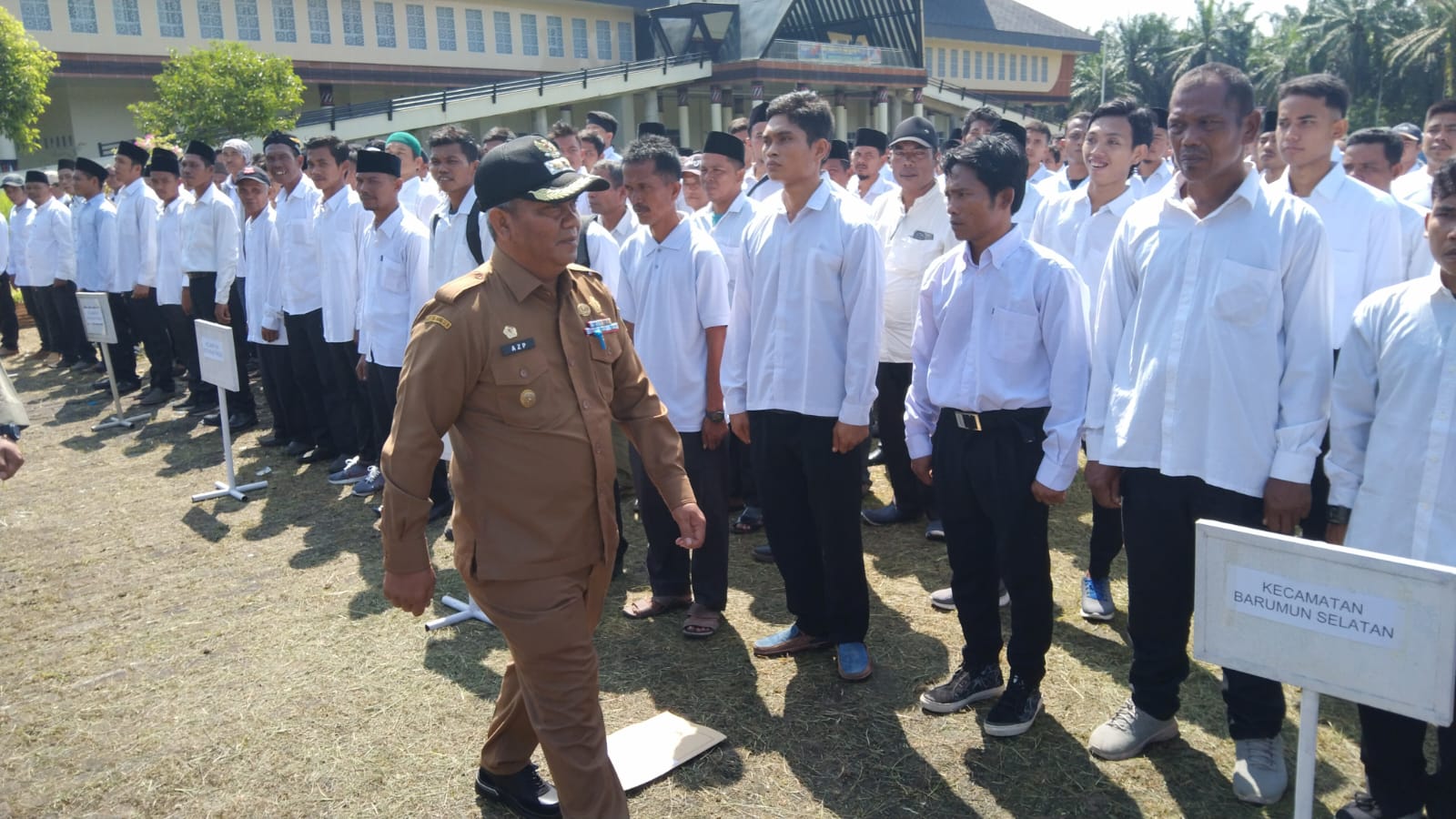 Pemkab Palas Kukuhkan 1.602 Personel Satlinmas Desa Dan Kelurahan