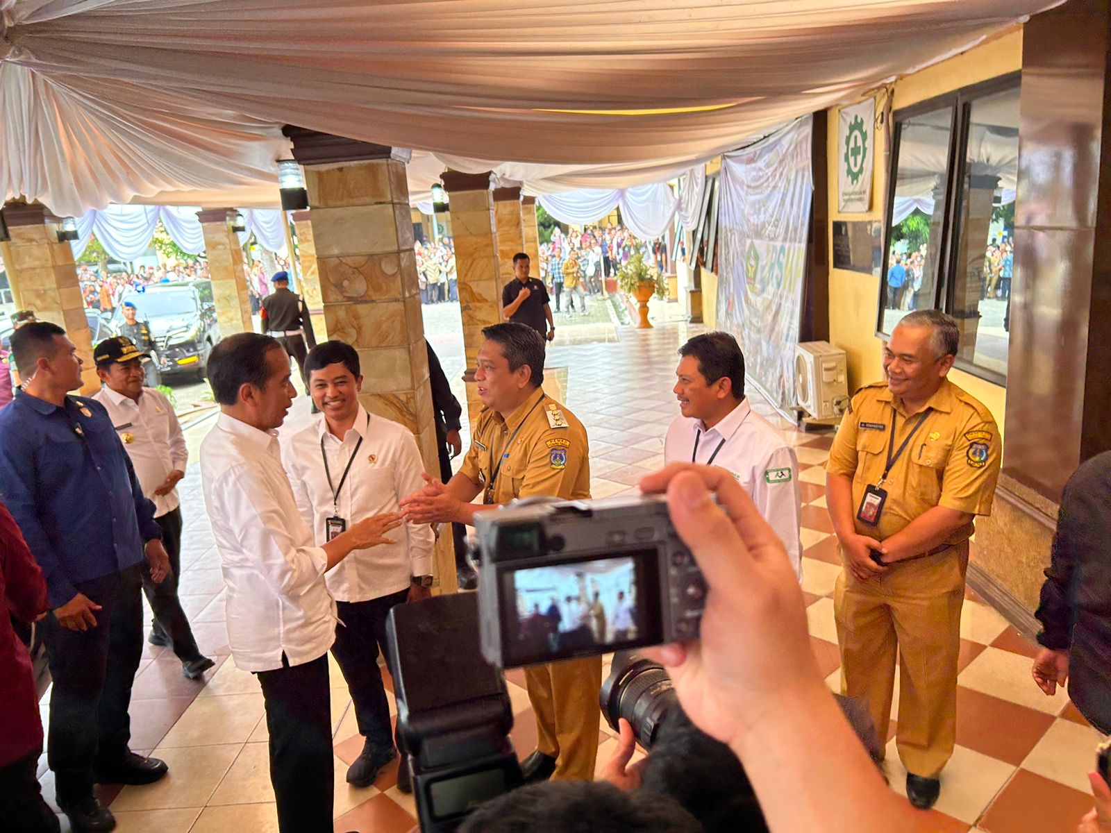 Presiden Jokowi Disambut Ribuan Masyarakat Tebingtinggi