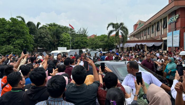 Presiden Jokowi Disambut Ribuan Masyarakat Tebingtinggi
