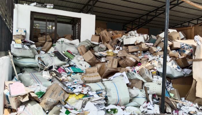 Obat Kadaluarsa Bertumpuk Di Komplek Kantor Dinkes Samosir