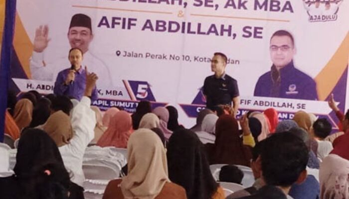 Ribuan Masyarakat Datangi Kediaman Abdillah