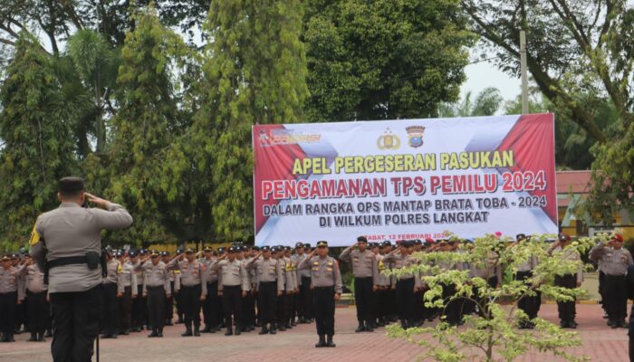 Kapolres Langkat Pimpin Apel Pergeseran Pasukan Pengamanan TPS 