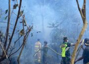Lahan Warga Terbakar Di Perbukitan Krueng Kala