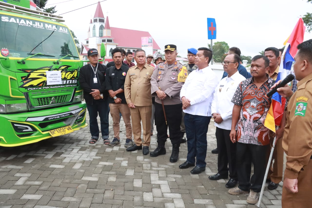 Kapolres Simalungun Tinjau TPS Pastikan Proses Pemilu 2024 Aman