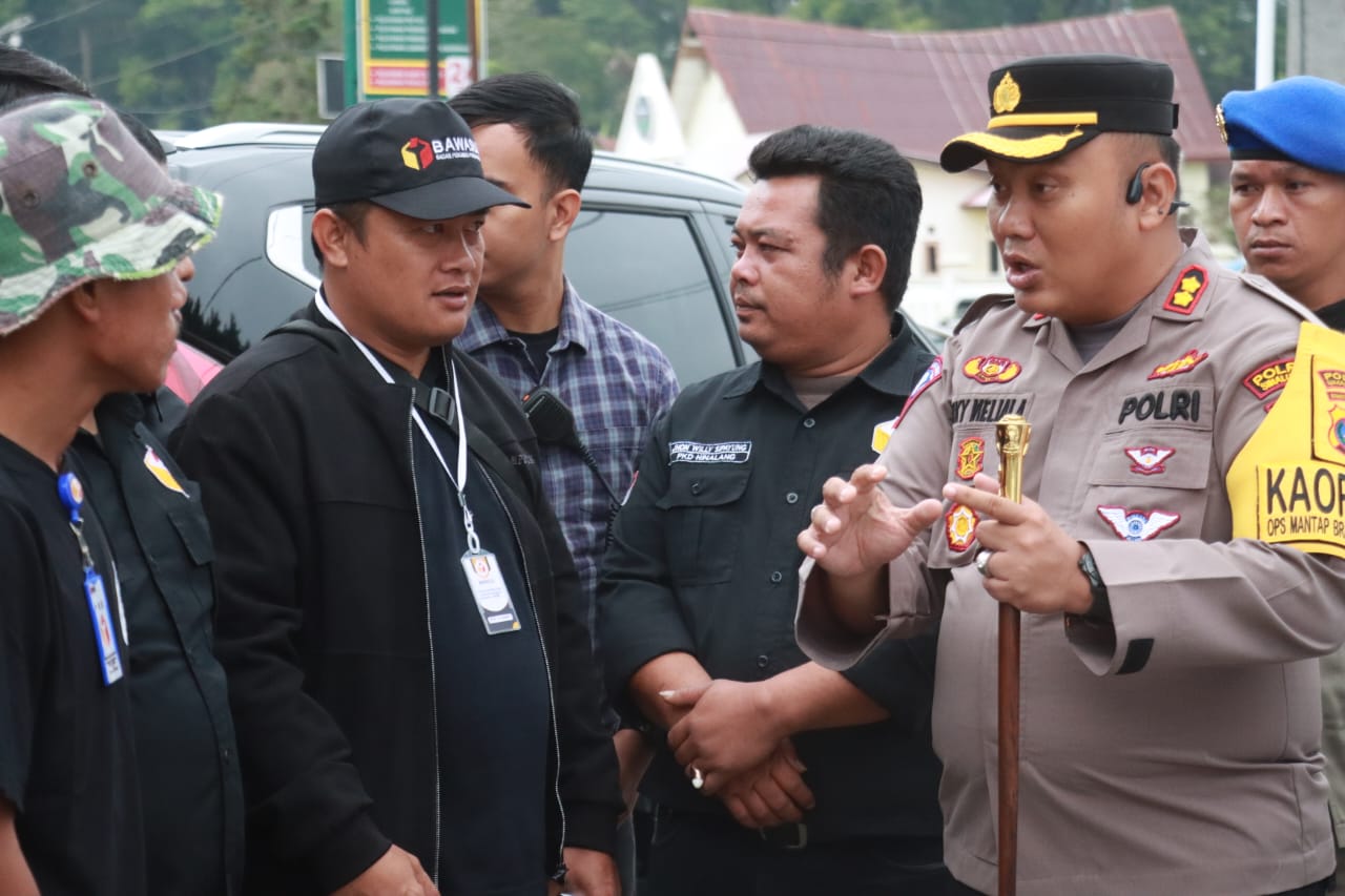 Kapolres Simalungun Tinjau TPS Pastikan Proses Pemilu 2024 Aman