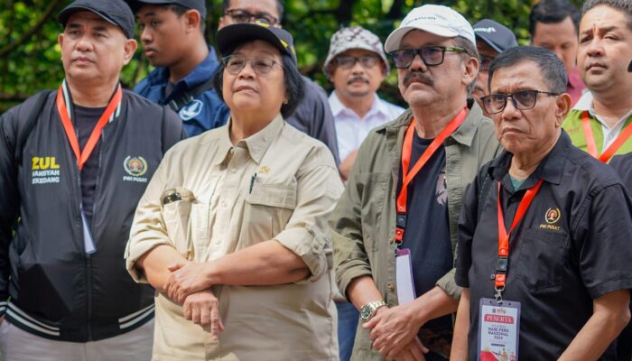 Menteri LHK Dan PWI Pusat Tanam Mangrove Di TWA Angke-Kapuk, Jakarta
