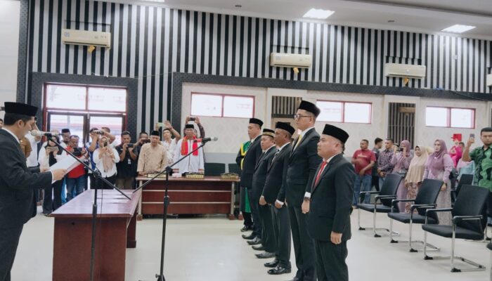 Pj Bupati Lantik 5 Komisioner KIP Agara Terpilih