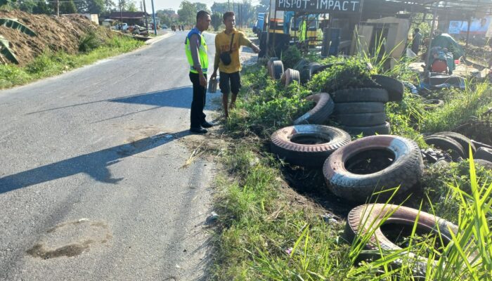 Mobil Angkutan Penumpang Terbalik, 5 Pelajar, 1 Mahasiswa Luka-luka