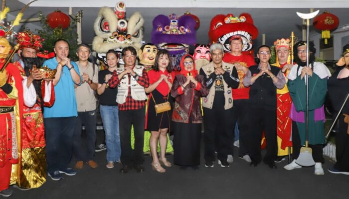 Wali Kota P. Siantar Ikut Pawai Barongsai